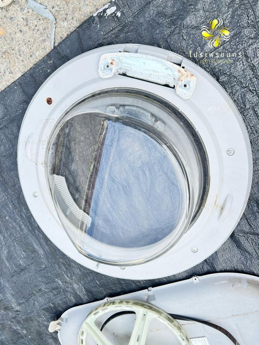 ถอดล้างเครื่องซักผ้าฝาหน้า Electrolux 14 มกราคม 2568 ภาพก่อนล้าง ลำดับที่ 13