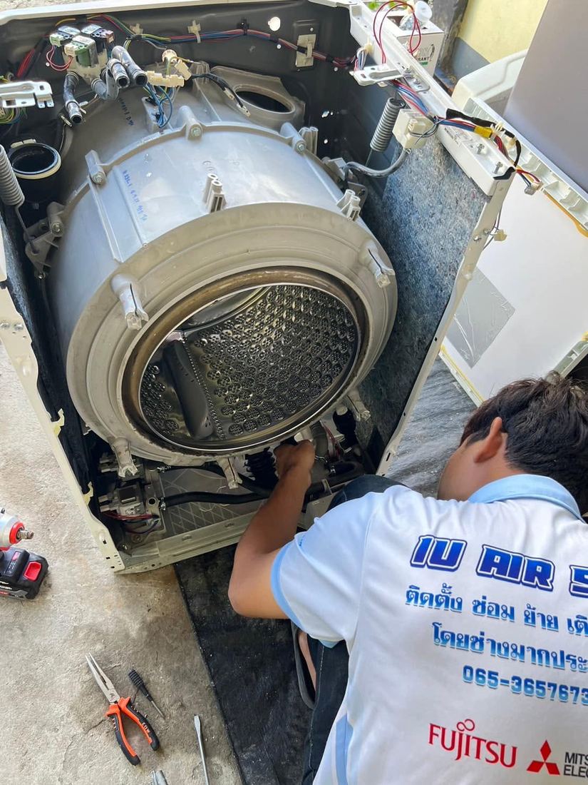 ถอดล้างเครื่องซักผ้าฝาหน้า Electrolux 2 กุมภาพันธ์ 2568 ภาพระหว่างล้าง ลำดับที่ 2