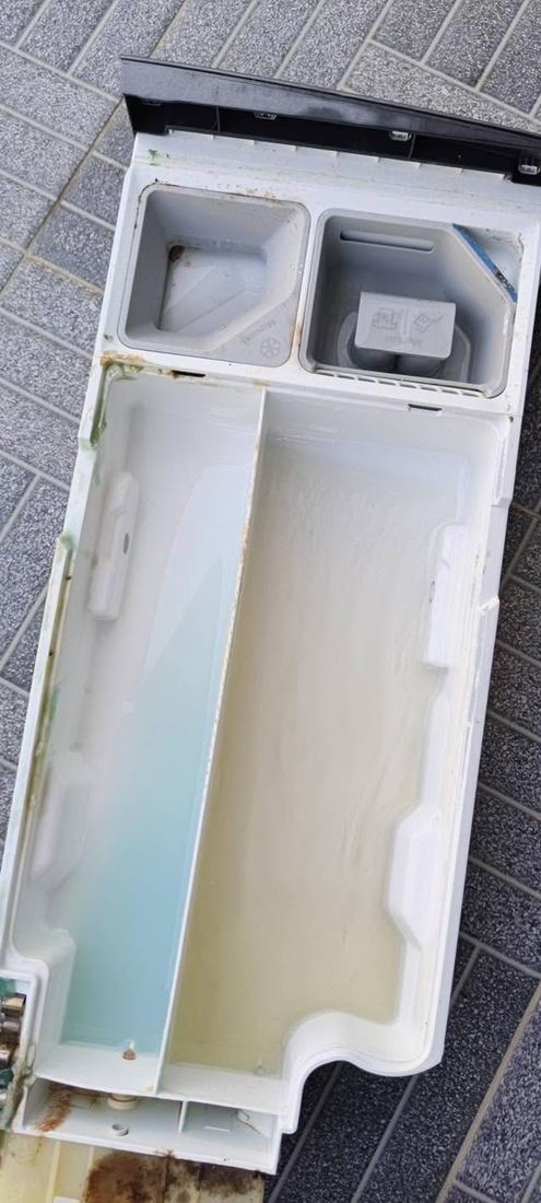 ถอดล้างเครื่องซักผ้าฝาหน้า Electrolux 26 มิถุนายน 2569 ภาพก่อนล้าง ลำดับที่ 6