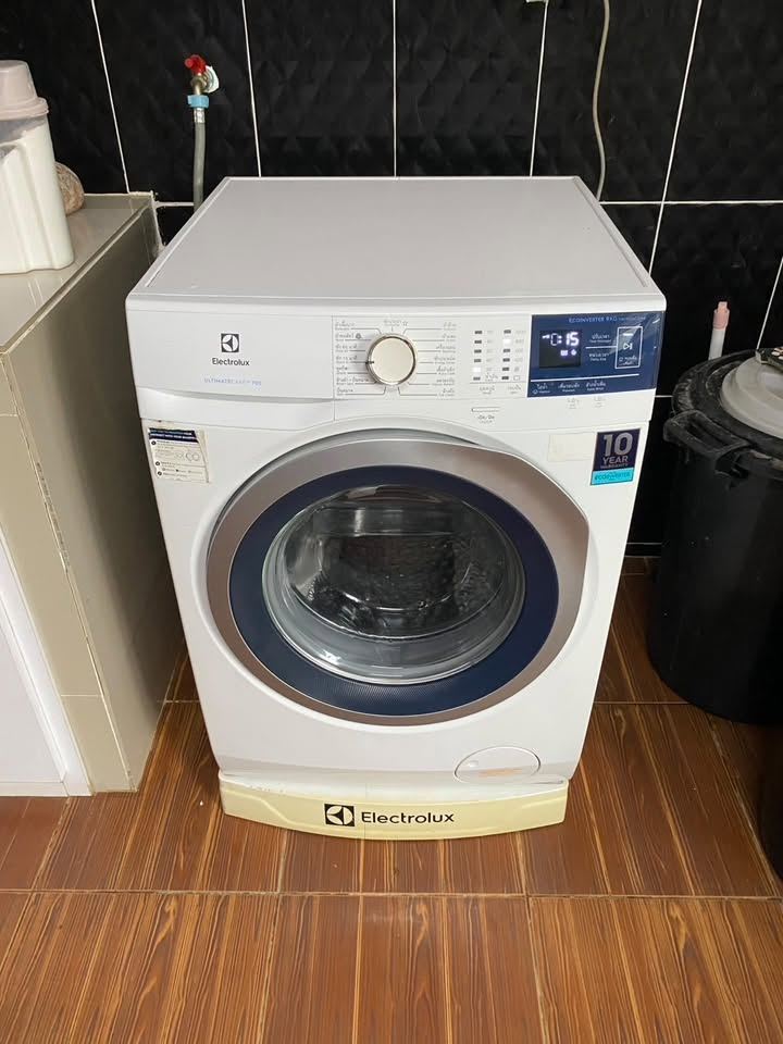 ถอดล้างเครื่องซักผ้าฝาหน้า Electrolux ที่หางดง: ตะกรันในถังนอกและช่องน้ำยา ภาพหลังล้าง ลำดับที่ 10